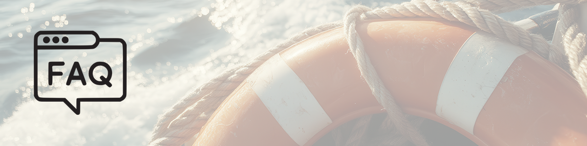 Icon "FAQ" auf einem Bild mit einem Rettungsring, dahinter ein Seil und das Meer