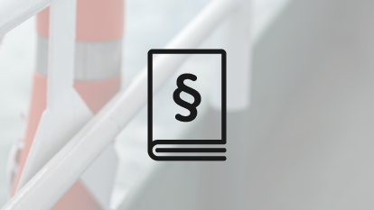 Icon "Impressum" auf einem Bild mit einem Rettungsring, dahinter ein Seil und das Meer
